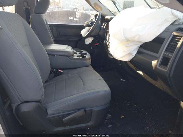 Продаж на аукціоні авто 2017 Ram 1500 Express  4x2 6'4 Box, vin: 3C6JR6AG5HG712642, номер лоту: 43629420
