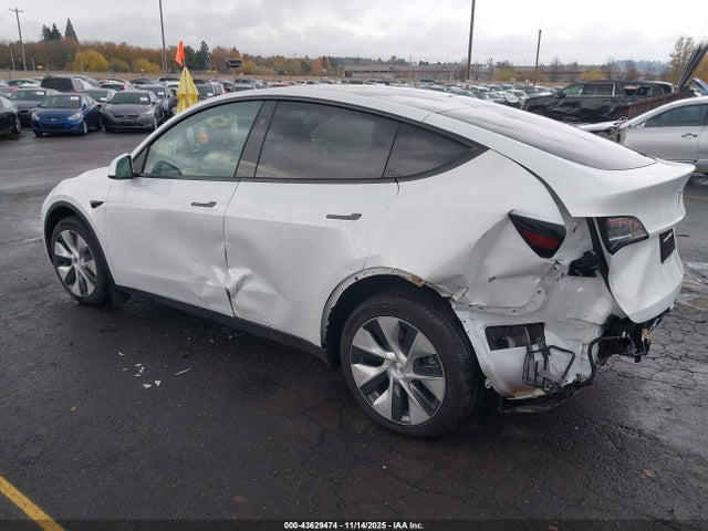 2023 TESLA MODEL Y 7SAYGDEE8PF963253 Photo 2