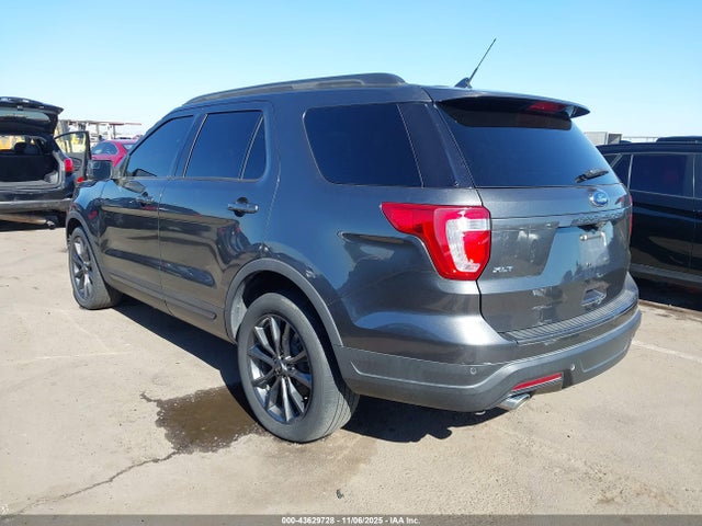 2018 FORD EXPLORER 1FM5K7D81JGB32083 Photo 2