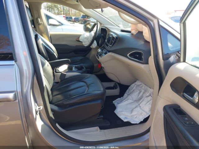 2018 CHRYSLER PACIFICA 2C4RC1BG6JR331185 Photo 4