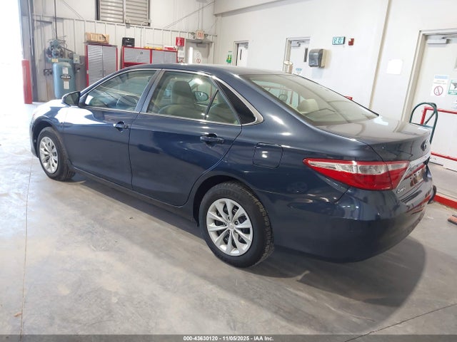 2017 Toyota Camry Le მანქანა იყიდება აუქციონზე, vin: 4T1BF1FK9HU768971, აუქციონის ნომერი: 43630120