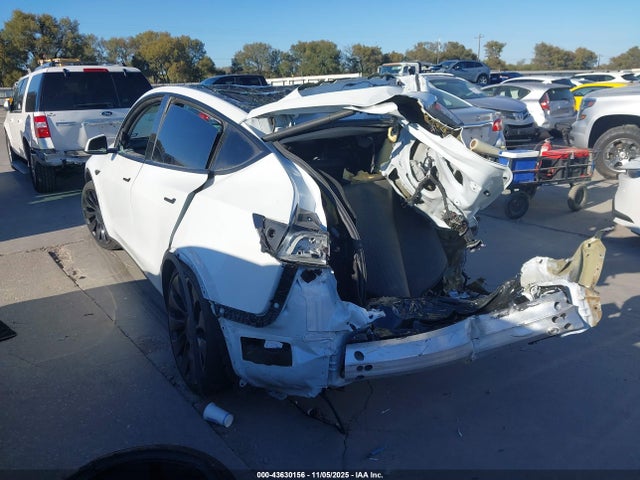 2022 TESLA MODEL Y 7SAYGDEF8NF397617 Photo 2