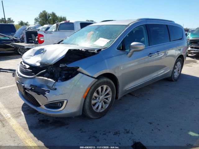 2019 CHRYSLER PACIFICA 2C4RC1BG6KR539732 Photo 1