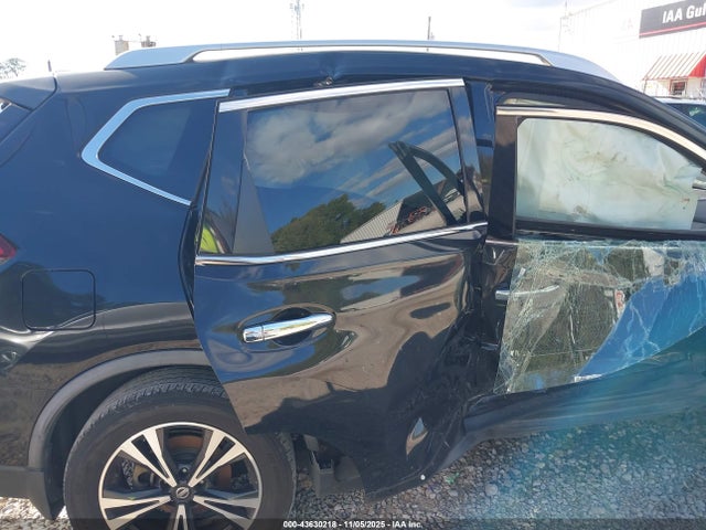 JN8AT2MT5KW263410 Nissan ROGUE SV