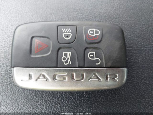 2016 JAGUAR XJ SAJWJ1CD9G8V99506 Photo 10