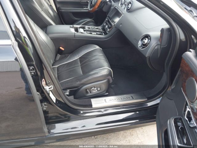 2016 JAGUAR XJ SAJWJ1CD9G8V99506 Photo 4