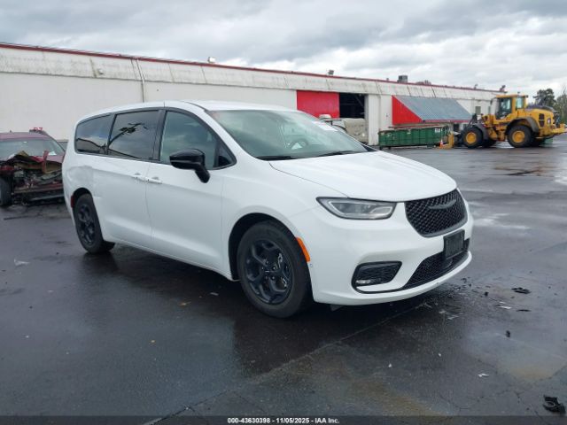 2024 CHRYSLER PACIFICA HYBRID 2C4RC1S77RR158420