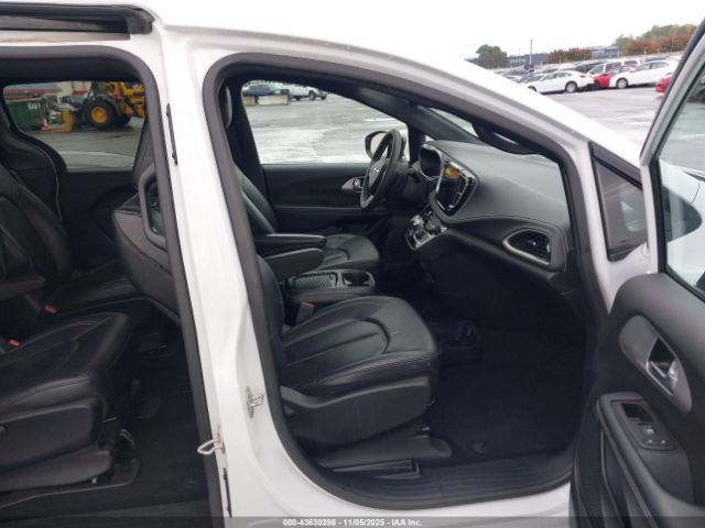 2024 CHRYSLER PACIFICA HYBRID 2C4RC1S77RR158420 Photo 4