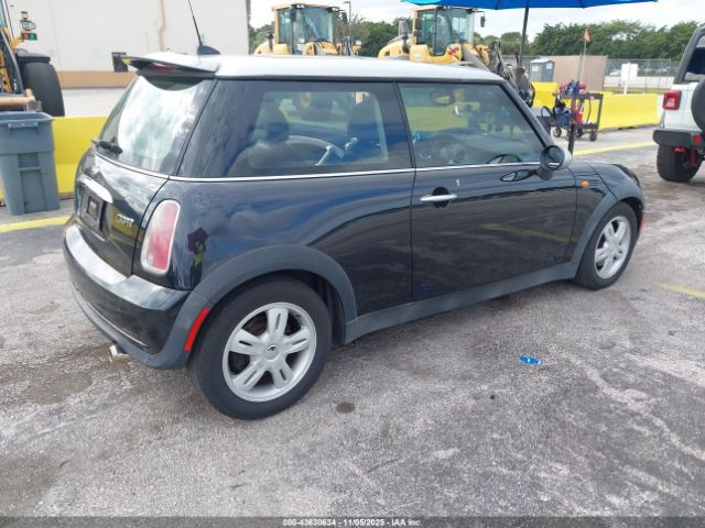 2006 MINI COOPER WMWRC33586TJ78279 Photo 3