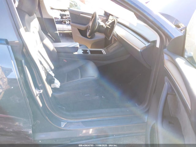 2023 TESLA MODEL Y 7SAYGAEE0PF710166 Photo 4