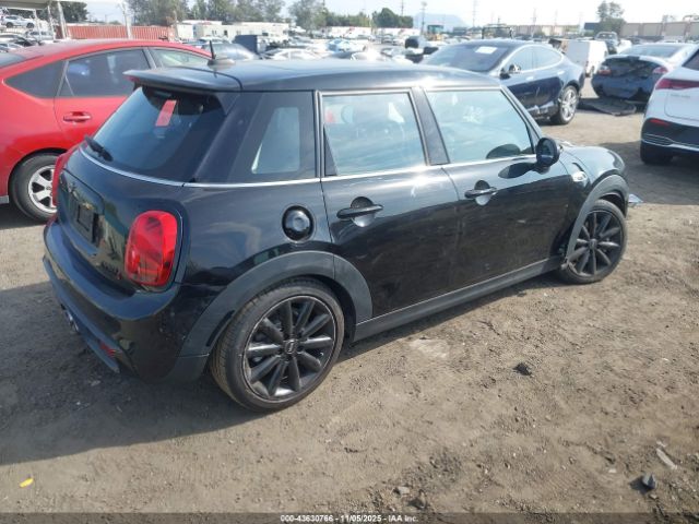 2021 MINI HARDTOP WMWXU9C02M2N97467 Photo 3