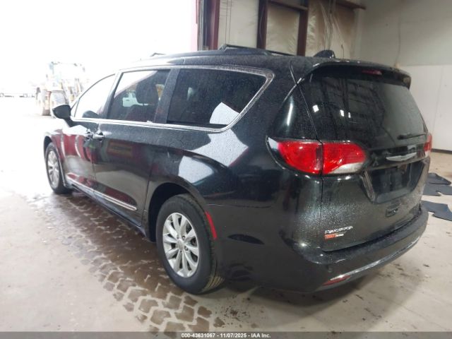 2017 CHRYSLER PACIFICA 2C4RC1BG6HR635434 Photo 2