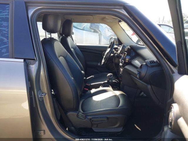 2018 MINI HARDTOP WMWXU1C53J2F79586 Photo 4