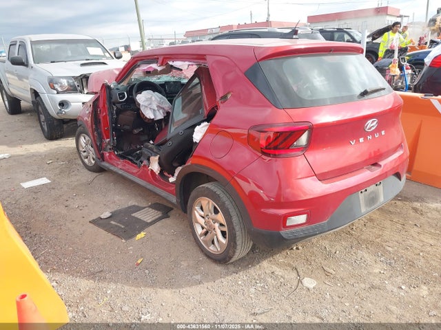 2021 HYUNDAI VENUE KMHRB8A37MU070419 Photo 2