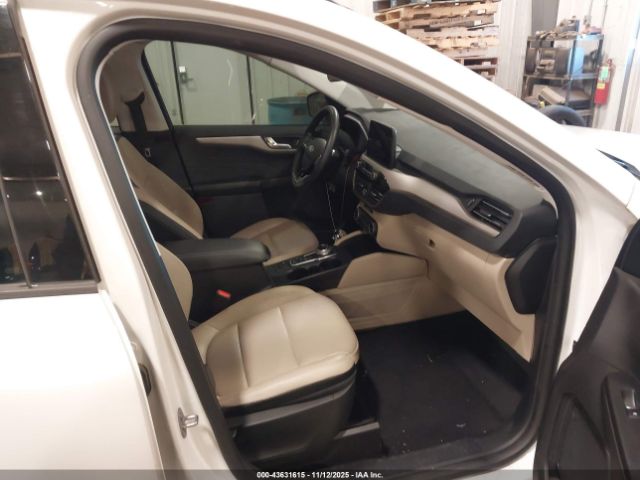 2022 FORD ESCAPE 1FMCU9H66NUB60586 Photo 4