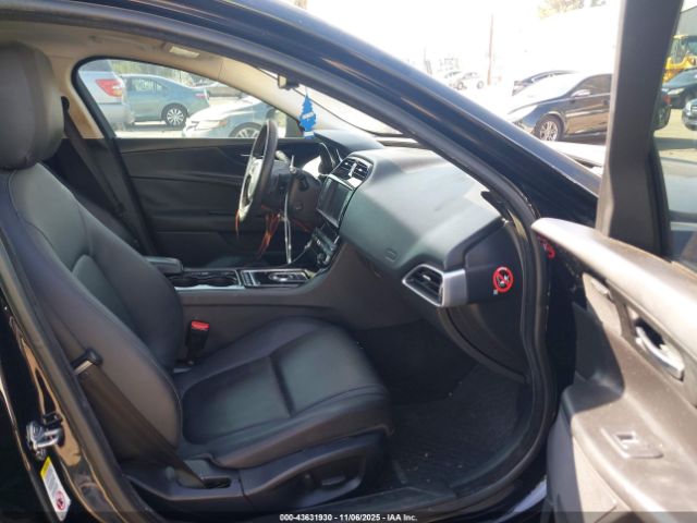 2017 JAGUAR XE SAJAD4BN6HA975912 Photo 4