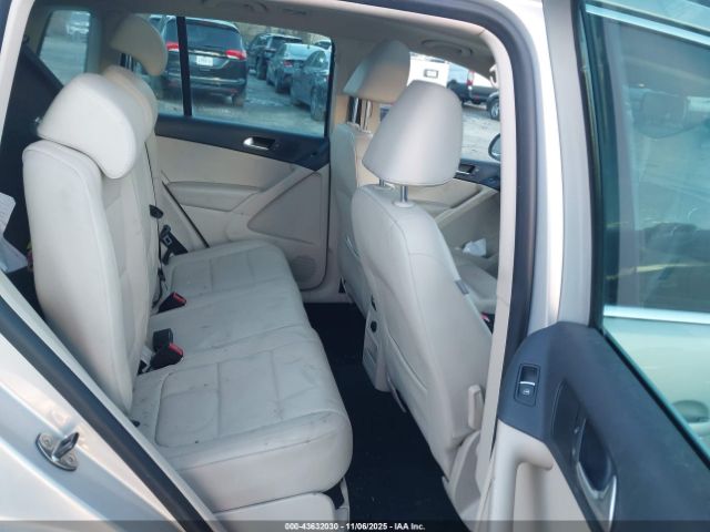2011 VOLKSWAGEN TIGUAN WVGBV7AX9BW512463 Photo 7