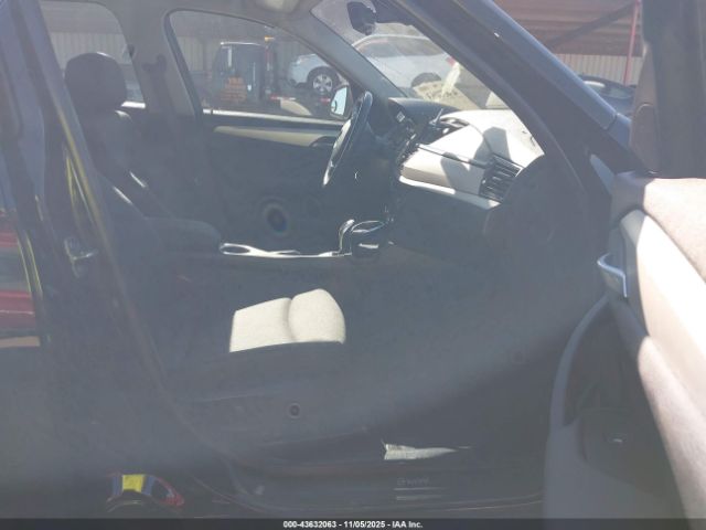 2014 BMW X1 WBAVM1C55EVW51378 Photo 4