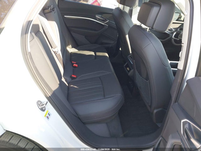 2024 AUDI Q8 E-TRON WA15AAGE5RB034943 Photo 7