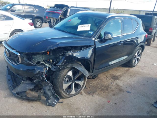 2023 VOLVO XC40 YV4L12UN4P2916042 Photo 1