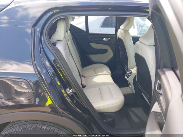 2023 VOLVO XC40 YV4L12UN4P2916042 Photo 7