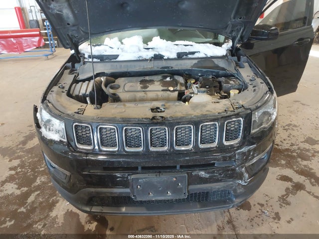 2018 Jeep Compass Latitude 4x4 მანქანა იყიდება აუქციონზე, vin: 3C4NJDBB7JT199707, აუქციონის ნომერი: 43632390