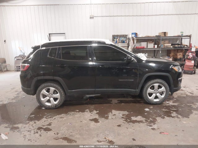 2018 Jeep Compass Latitude 4x4 მანქანა იყიდება აუქციონზე, vin: 3C4NJDBB7JT199707, აუქციონის ნომერი: 43632390