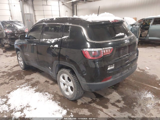 2018 Jeep Compass Latitude 4x4 მანქანა იყიდება აუქციონზე, vin: 3C4NJDBB7JT199707, აუქციონის ნომერი: 43632390