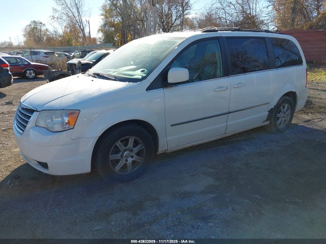 43632509 :رقم المزاد ، 2A4RR8D12AR427616 vin ، 2010 Chrysler Town & Country Touring Plus مزاد بيع