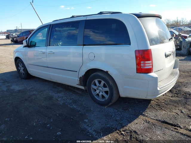 43632509 :رقم المزاد ، 2A4RR8D12AR427616 vin ، 2010 Chrysler Town & Country Touring Plus مزاد بيع