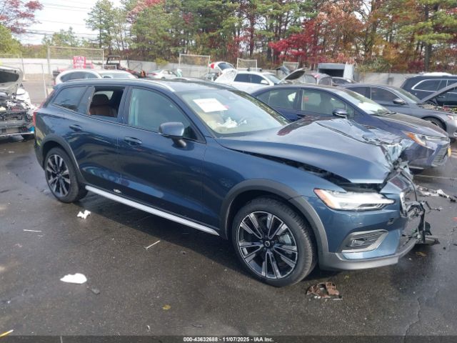 2025 VOLVO V60 CROSS COUNTRY YV4L12WL9S2147185