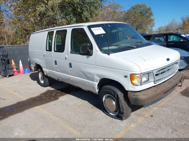 43632702 :رقم المزاد ، 1FTSE34L11HB25656 vin ، 2001 Ford E-350 Super Duty Commercial/recreational مزاد بيع