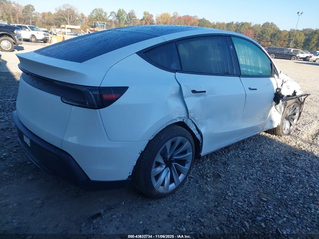 2026 TESLA MODEL Y 7SAYGDED3TA477884 Photo 3