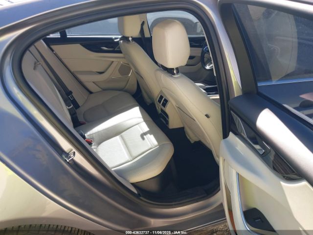 2020 JAGUAR XE SAJAE4FX4LCP56016 Photo 7