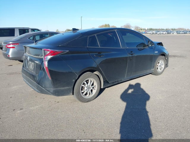 JTDKARFU0H3053456 Toyota Prius Three