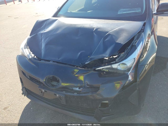 JTDKARFU0H3053456 Toyota Prius Three
