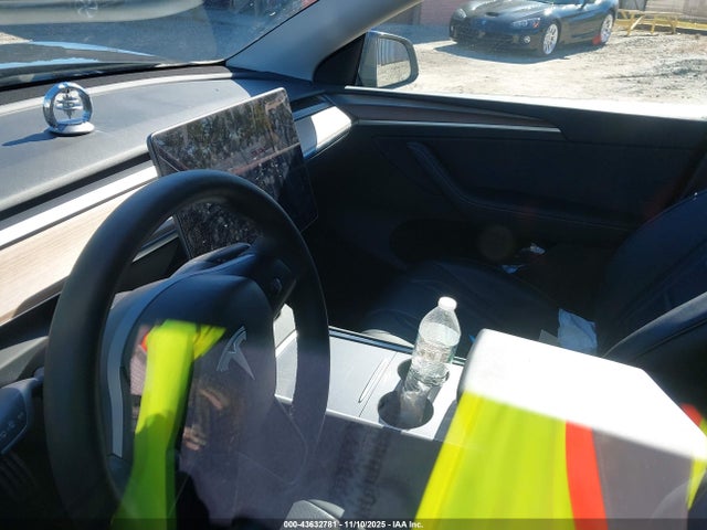 2023 TESLA MODEL Y 7SAYGDEFXPF942896 Photo 6