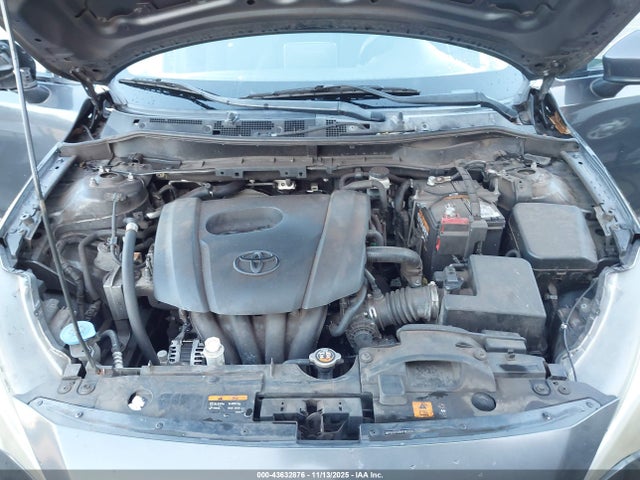 3MYDLBYV9HY185608 Toyota YARIS IA