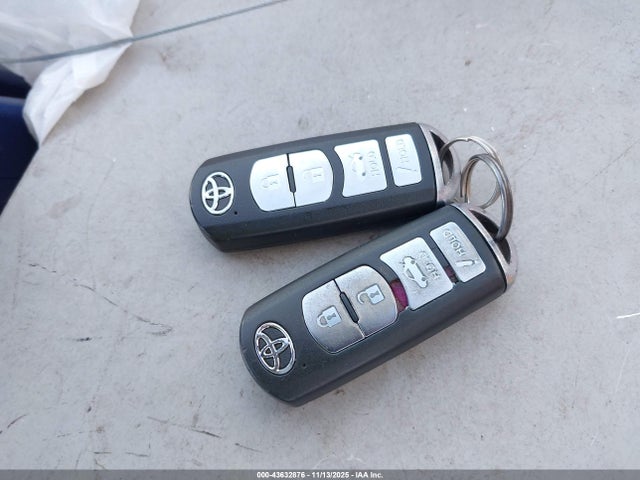 3MYDLBYV9HY185608 Toyota YARIS IA
