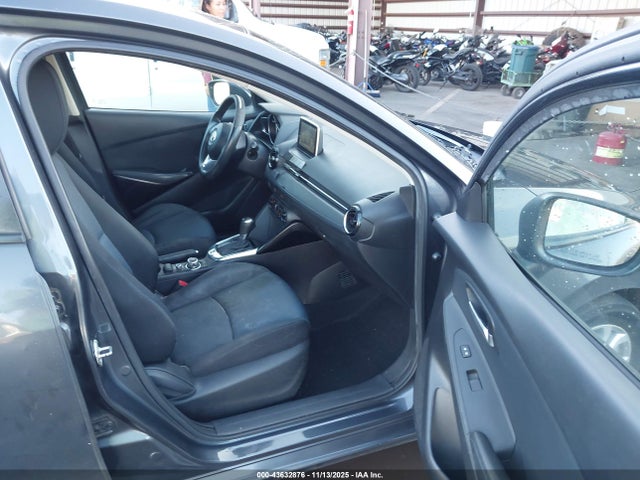3MYDLBYV9HY185608 Toyota YARIS IA