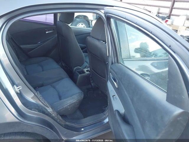 3MYDLBYV9HY185608 Toyota YARIS IA