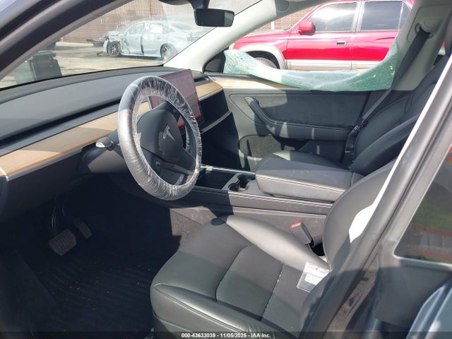 2023 TESLA MODEL Y 7SAYGDEE1PA208653 Photo 4