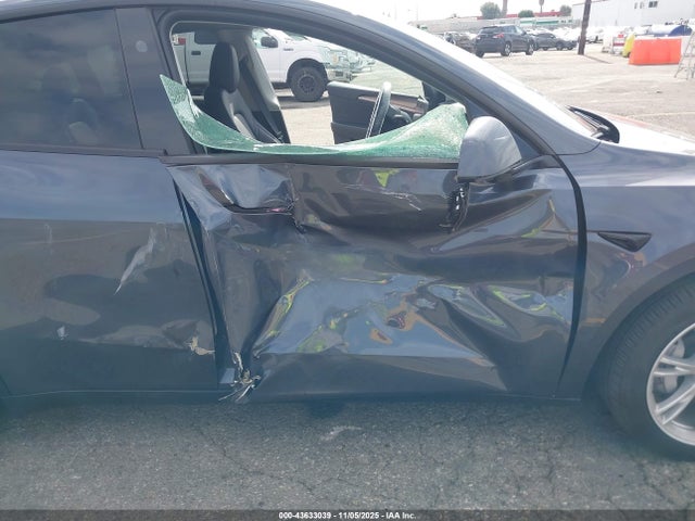 2023 TESLA MODEL Y 7SAYGDEE1PA208653 Photo 5