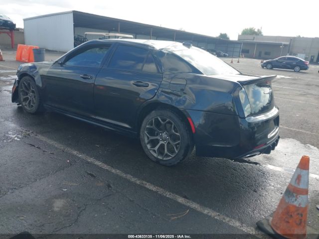 2016 CHRYSLER 300 2C3CCABGXGH358351 Photo 2