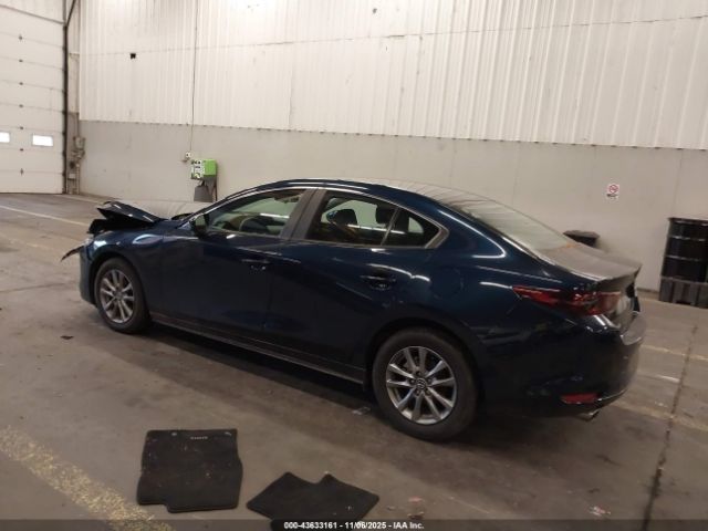 2021 MAZDA MAZDA3 3MZBPAALXMM253958 Photo 2