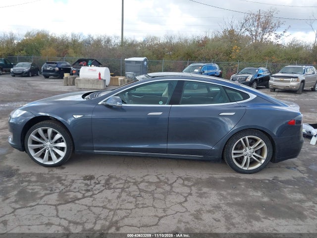 Продажа на аукционе авто 2014 Tesla Model S P85, vin: 5YJSA1H15EFP51824, номер лота: 43633209