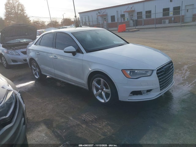2015 AUDI A3 WAUACGFF8F1139826 Photo 0