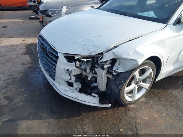 2015 AUDI A3 WAUACGFF8F1139826 Photo 5