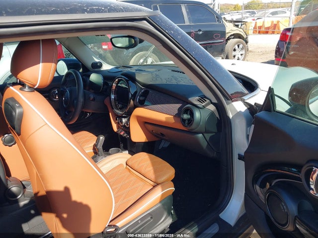 2023 MINI HARDTOP WMW53DH03P2T54258 Photo 4
