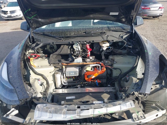 2024 TESLA MODEL Y 7SAYGAEEXRF176838 Photo 9